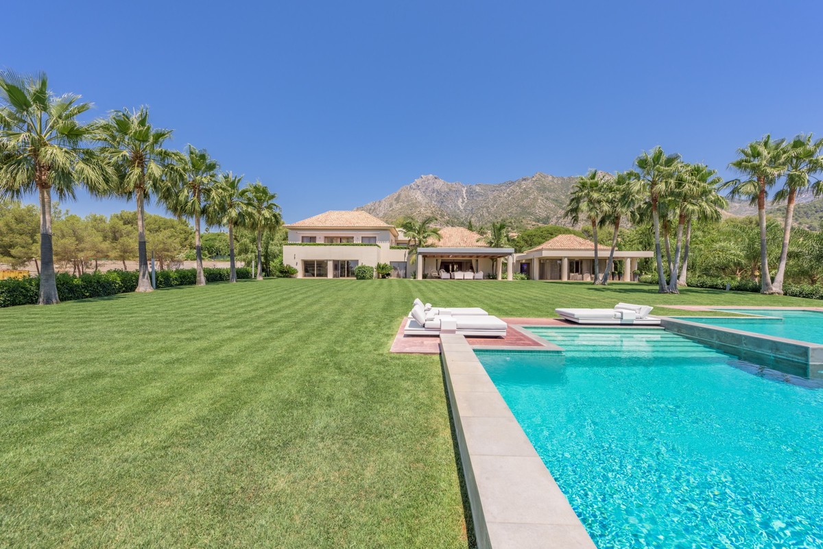 9 Bedroom Villa in Sierra Blanca
