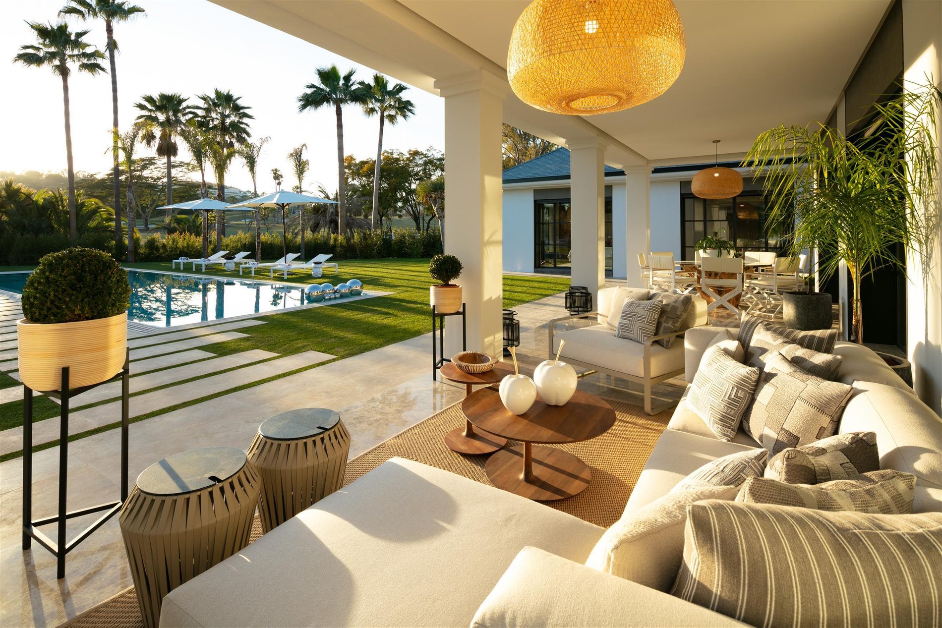 Front line Las Brisas Golf Estate Pool Lounge