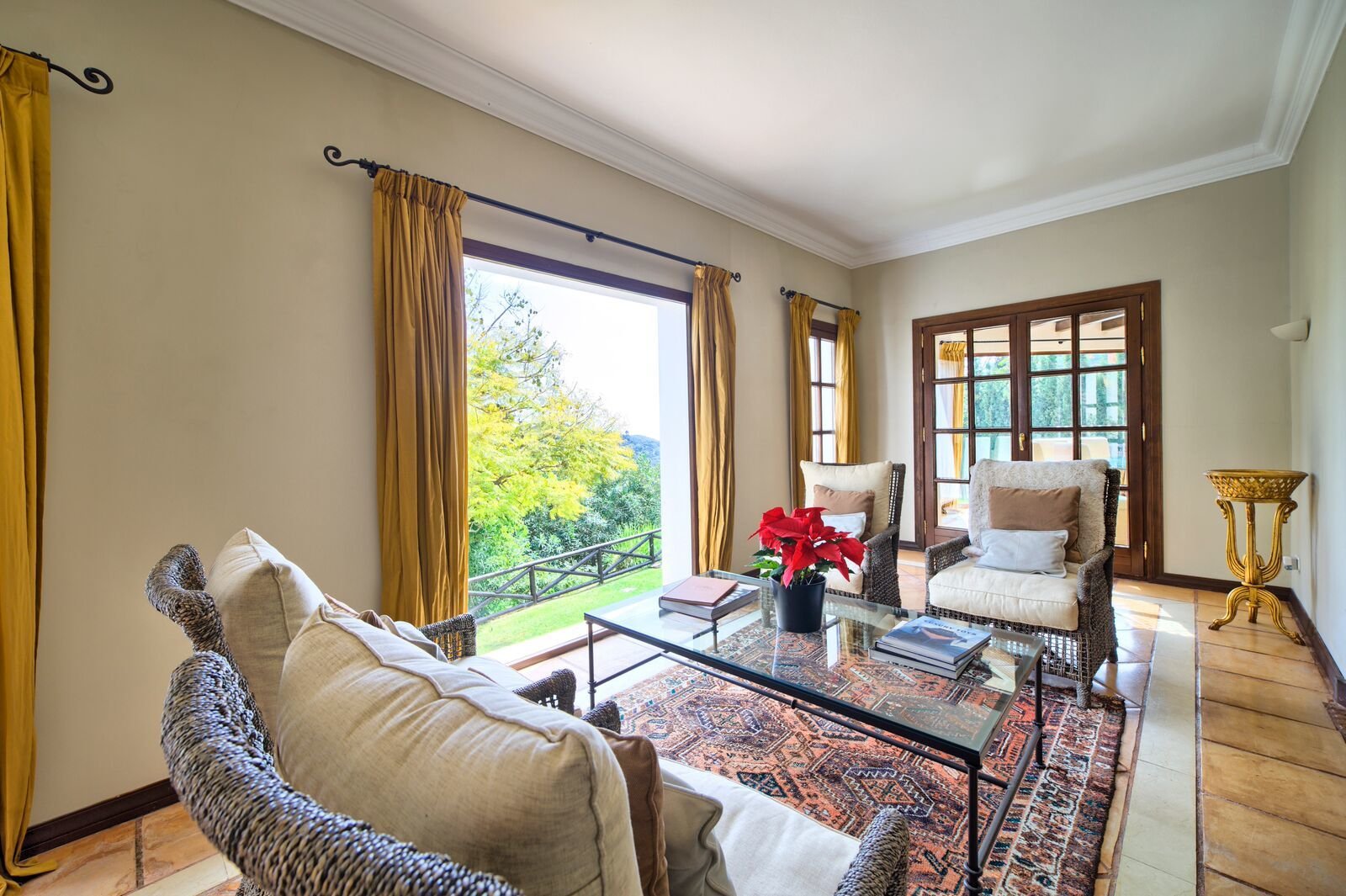 Charming Villa in La Zagaleta Balcony