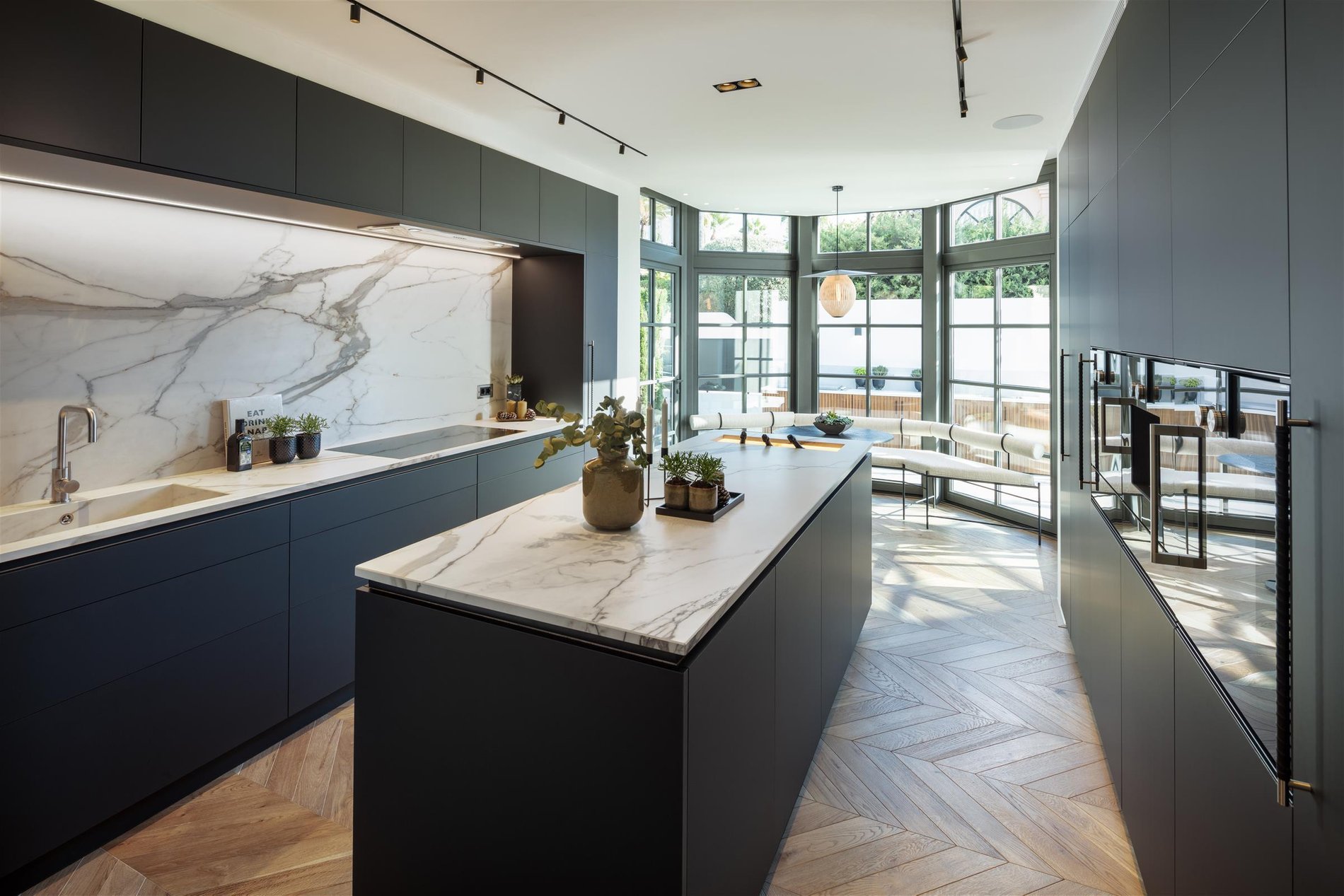 Amazing Renovated Family Home in Sierra Blanca Kitchen