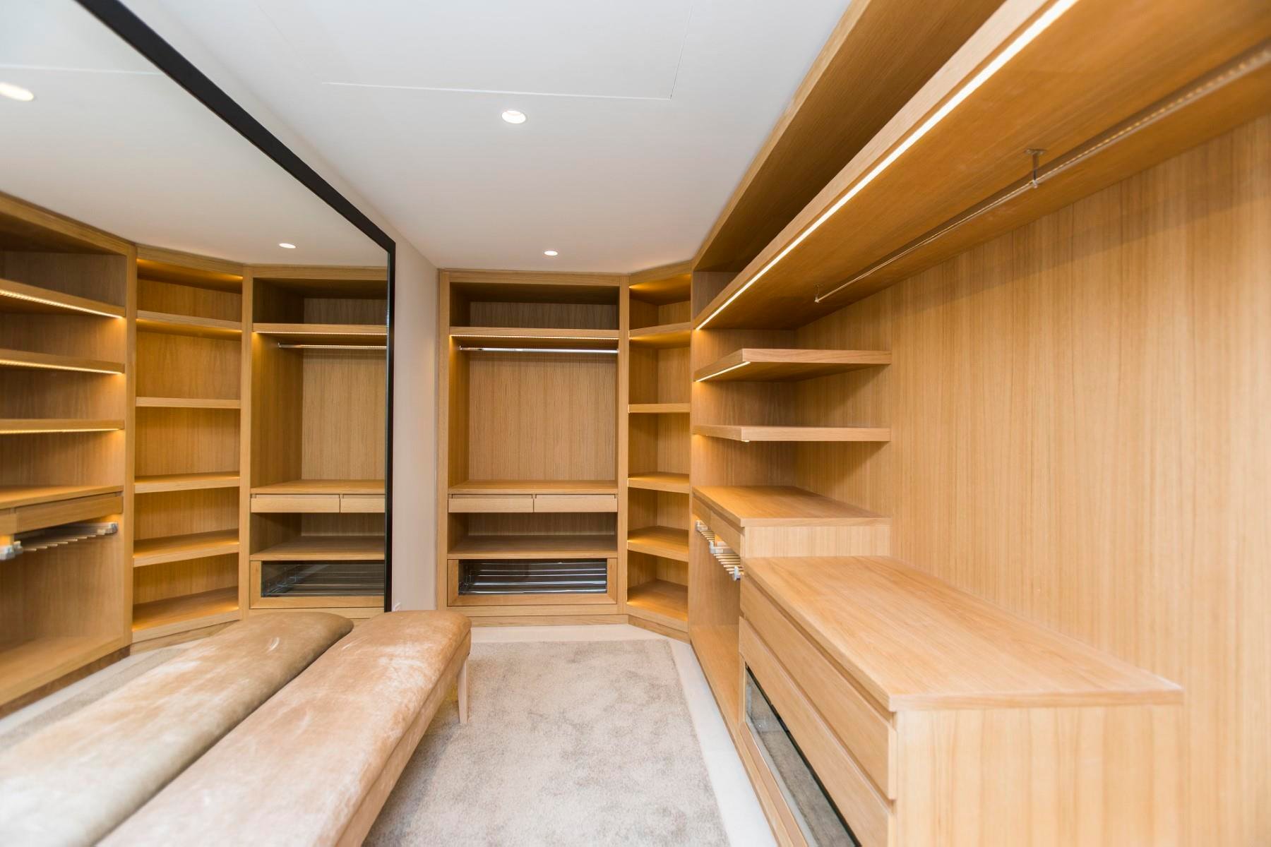 Marbella Villa Walk In Closet