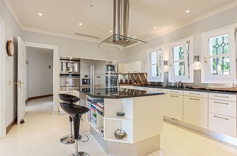 7 bedroom Villa in Costa del Sol + Kitchen