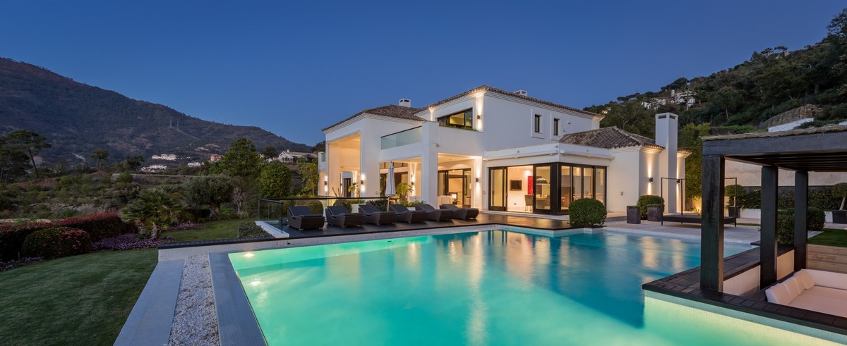 7 Bedroom Villa in La Zagaleta Pool