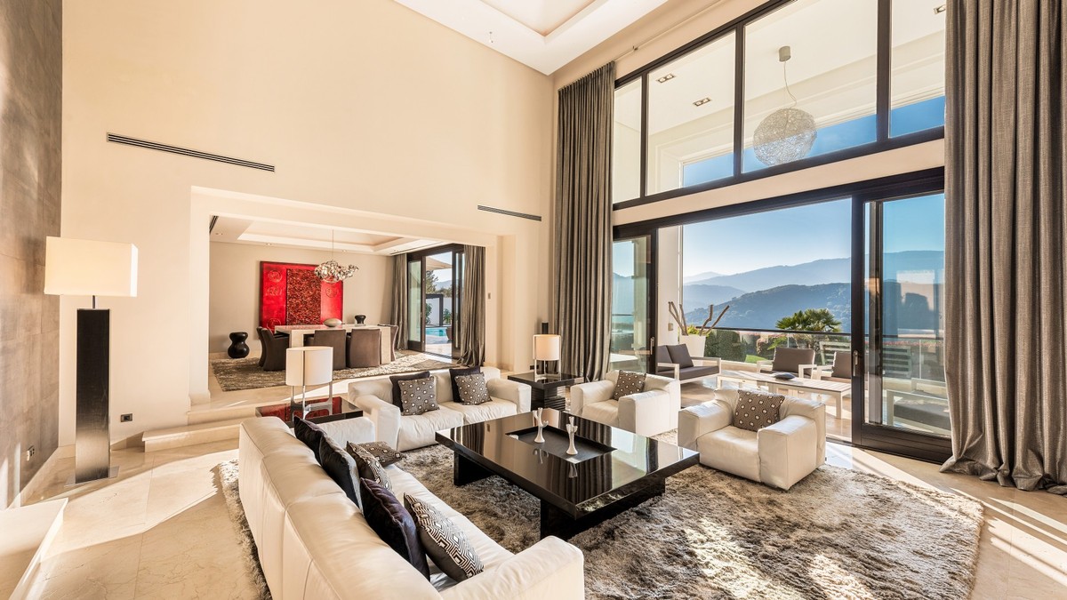 7 Bedroom Villa in La Zagaleta Living Room