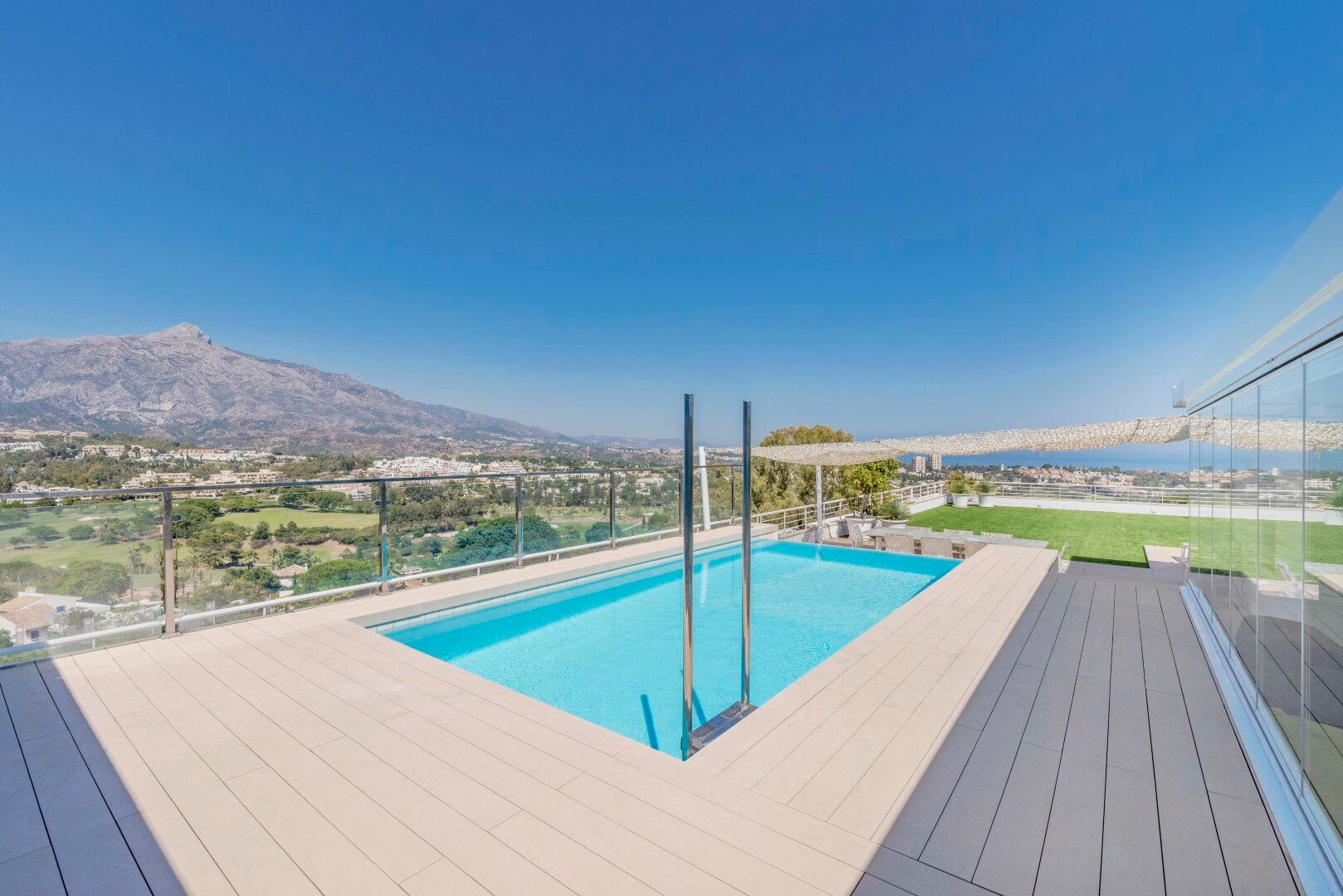 Marbella Duplex Penthouse $3,163,176
