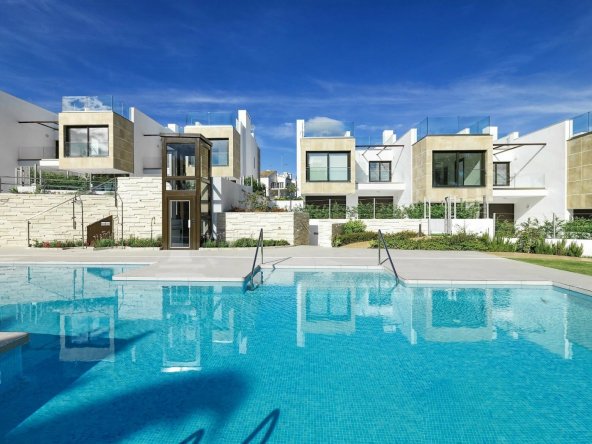 Marbella Terraced House $930,293