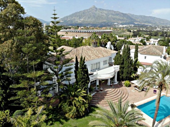 4 bedroom Villa in Puerto Banús €2,649,000