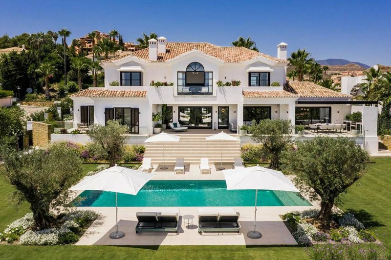Nueva Andalucia Villa $10,964,324