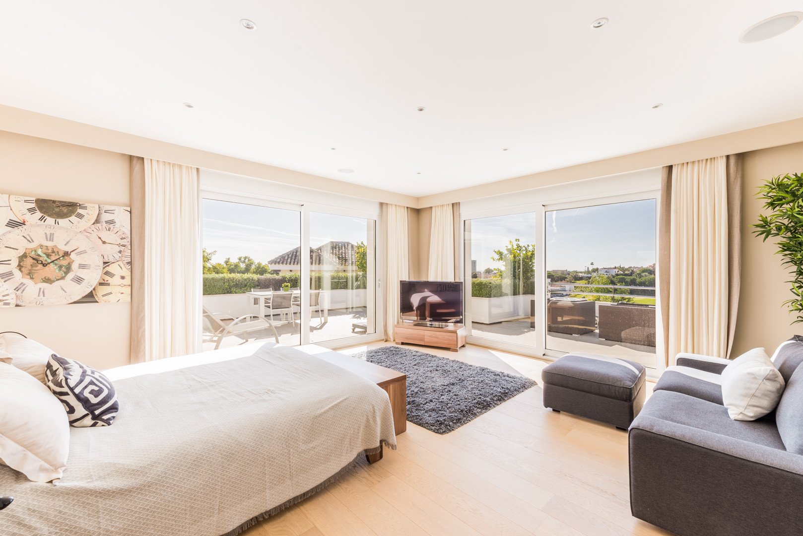 Stunning Elviria Villa Bedroom