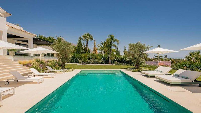 Nueva Andalucia Villa Pool