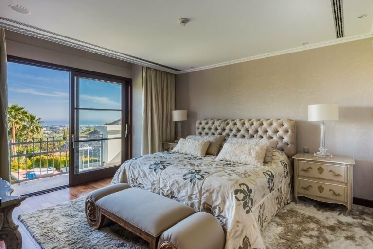 Stunning Benahavis Villa Bedroom