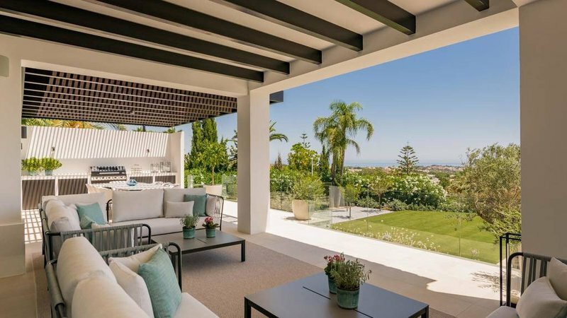 Nueva Andalucia Villa Patio