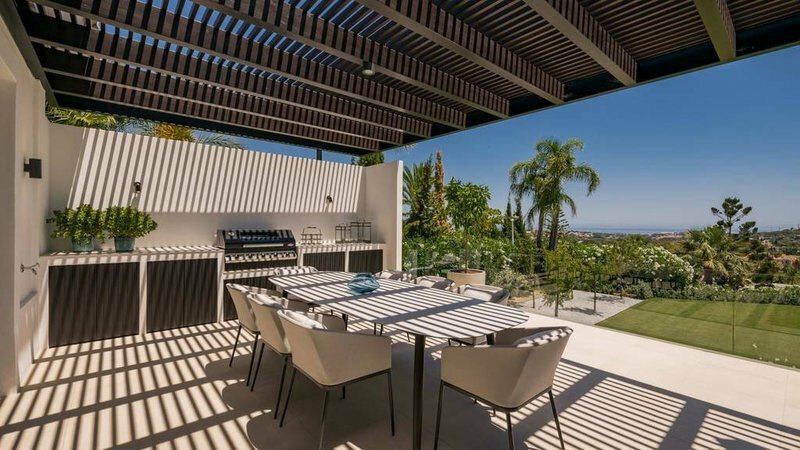 Nueva Andalucia Villa Patio