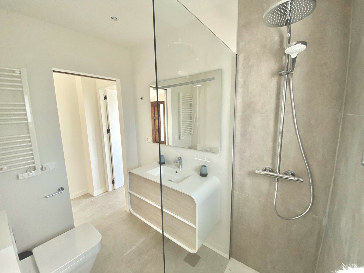 Villa In El Padron Bathroom