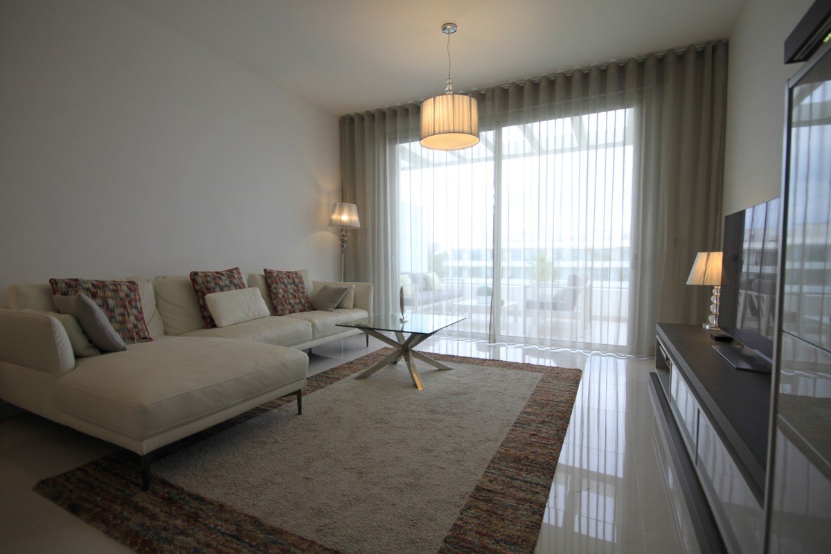 4 bedroom Apartment in Estepona Living Room