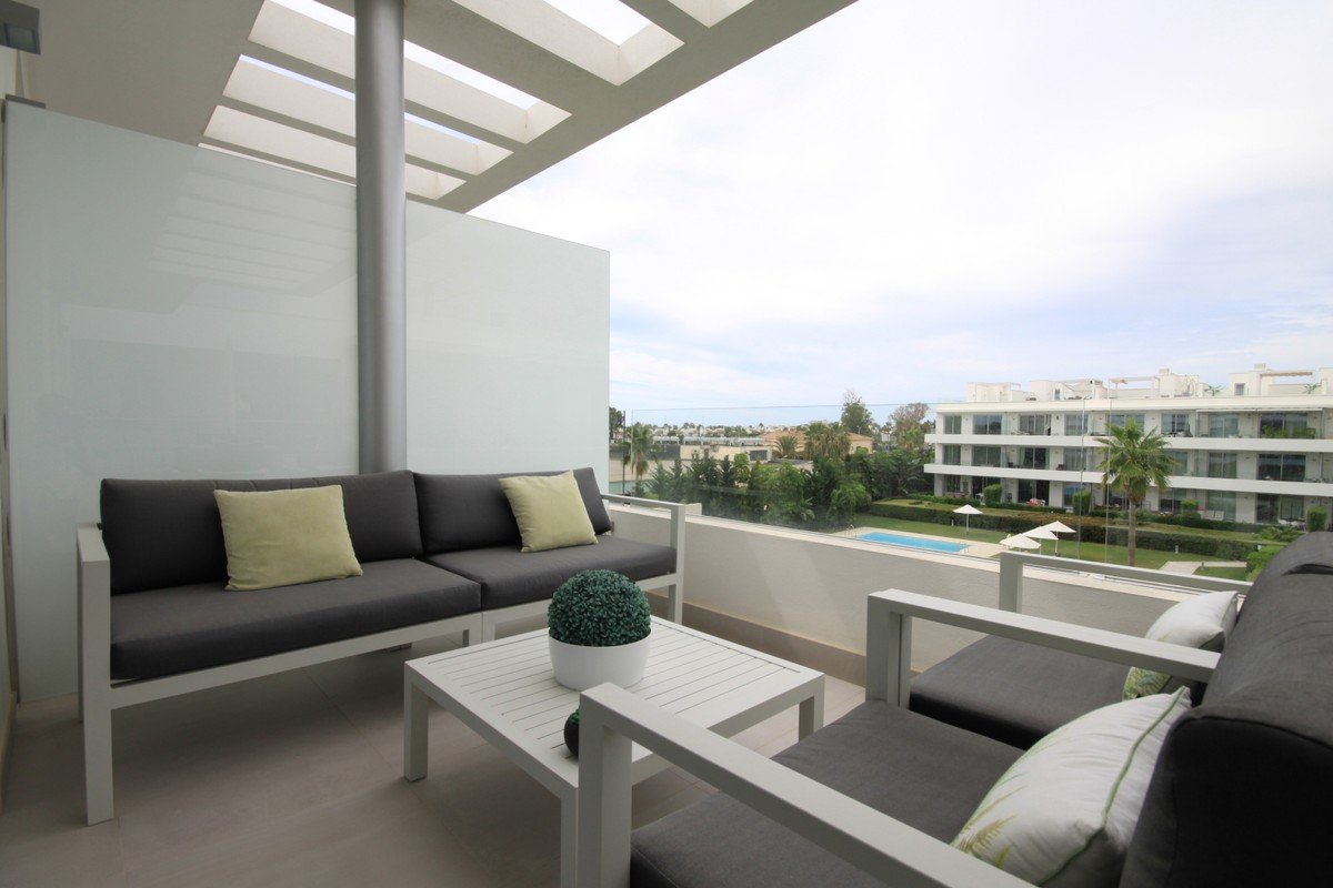 4 bedroom Apartment in Estepona Balcony
