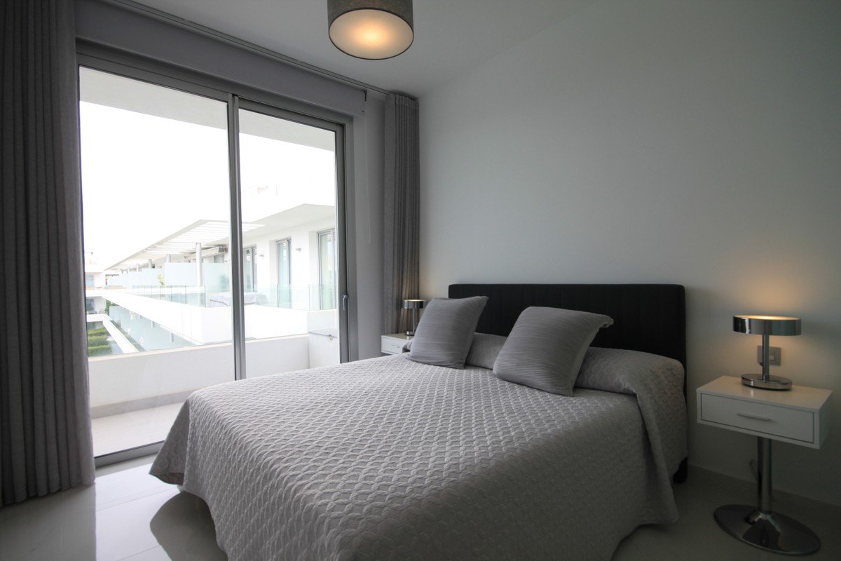 4 bedroom Apartment in Estepona Bedroom