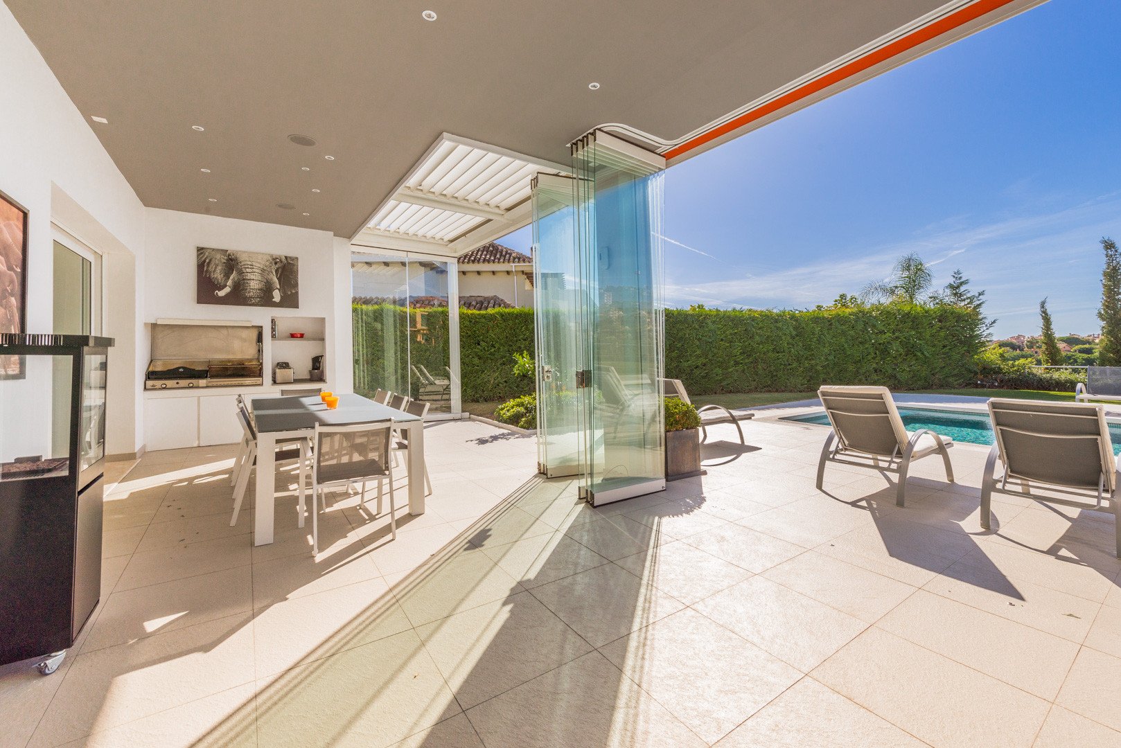 Stunning Elviria Villa Patio
