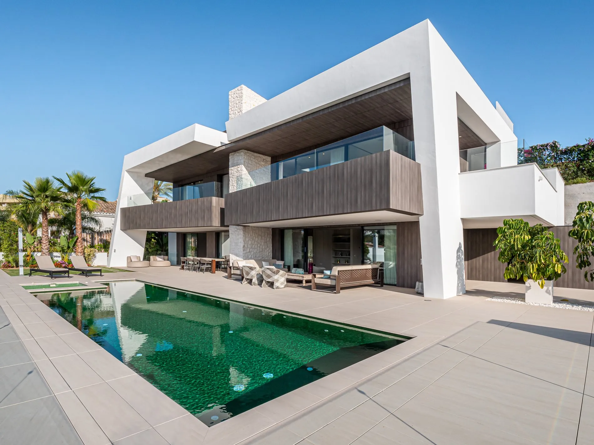 Los Naranjos Golf Course Villa $4,246,006