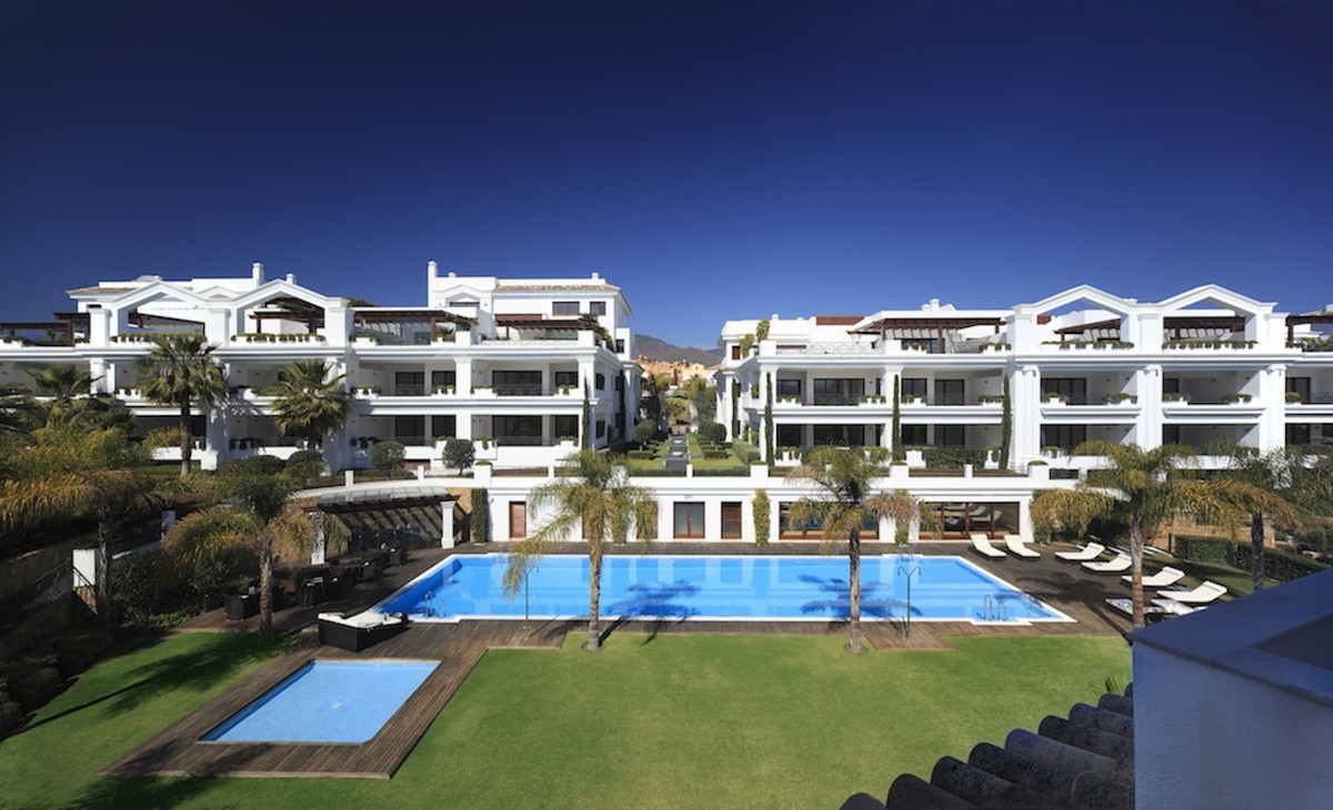 Apartment in Estepona €835,000