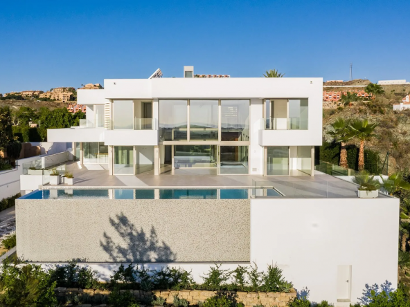 Contemporary Frontline Golf Villa In Marbella $4,427,978