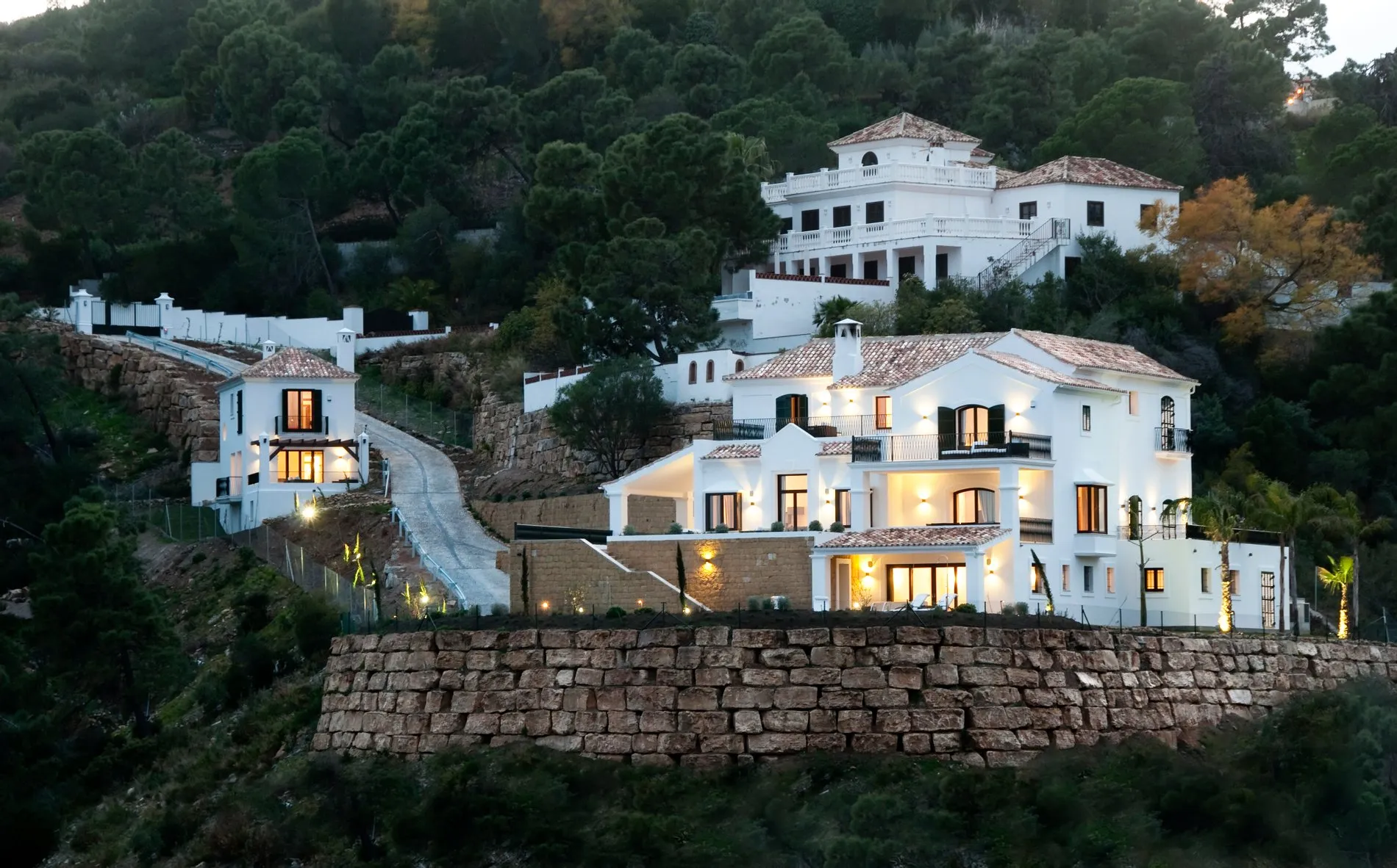Madroñal Luxury Villa $4,014,085