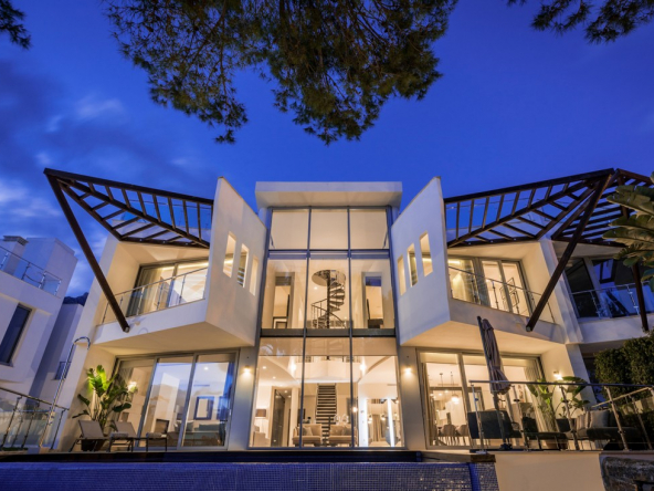 3 bedroom Townhouse in Sierra Blanca €1,950,000