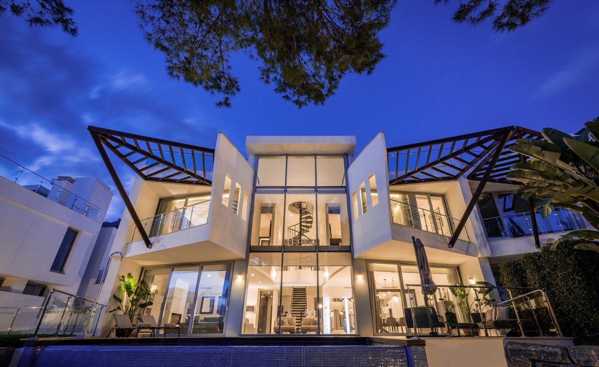 3 bedroom Townhouse in Sierra Blanca €1,950,000