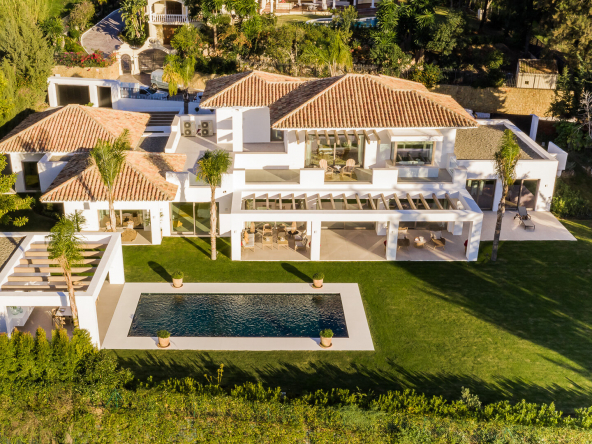 Modern Luxury Villa in El Paraiso