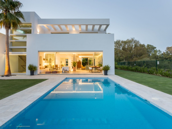 Excellent Investment Villa in Casasola $2,373,651