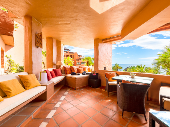Frontline Studio Apartment in Kempinski Hotel $707,201
