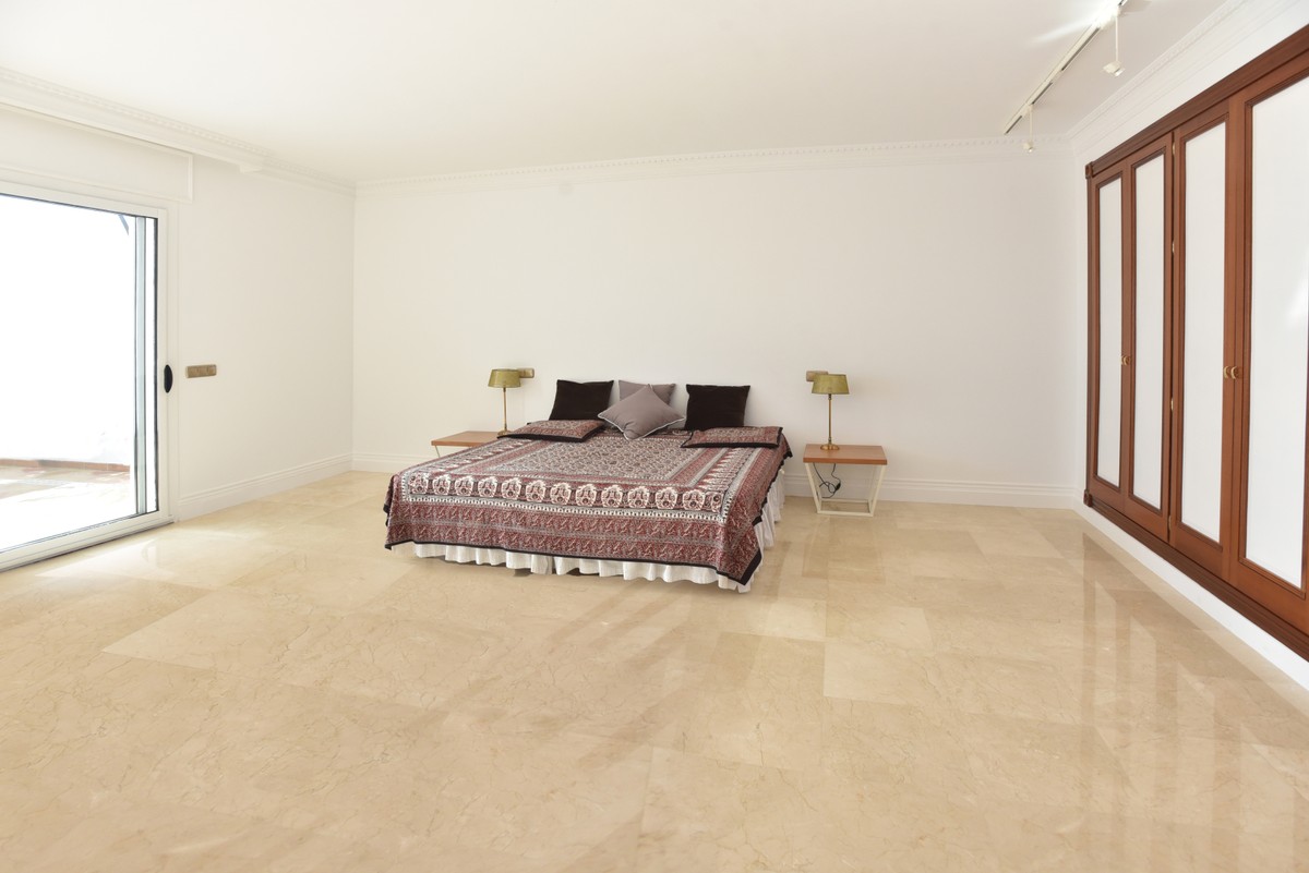 7 bedroom Villa in Benahavís Bedroom