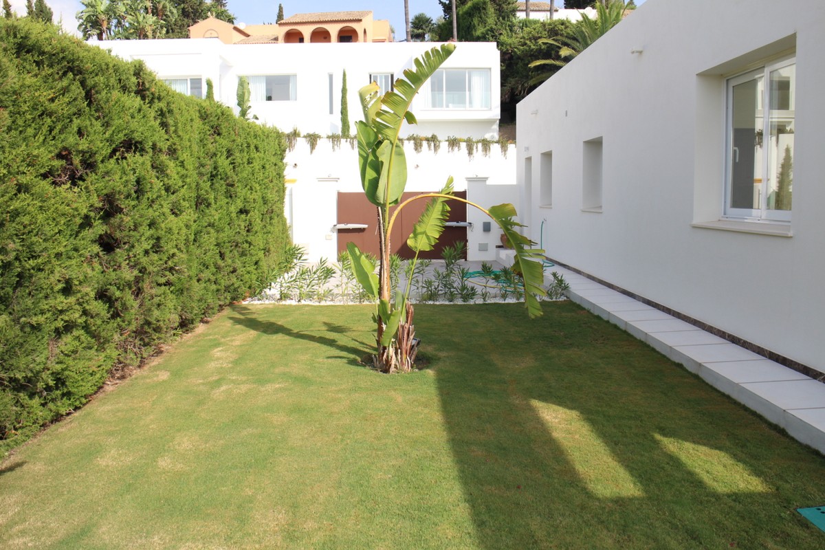 Amazing Villa in Guadalmina Baja Garden