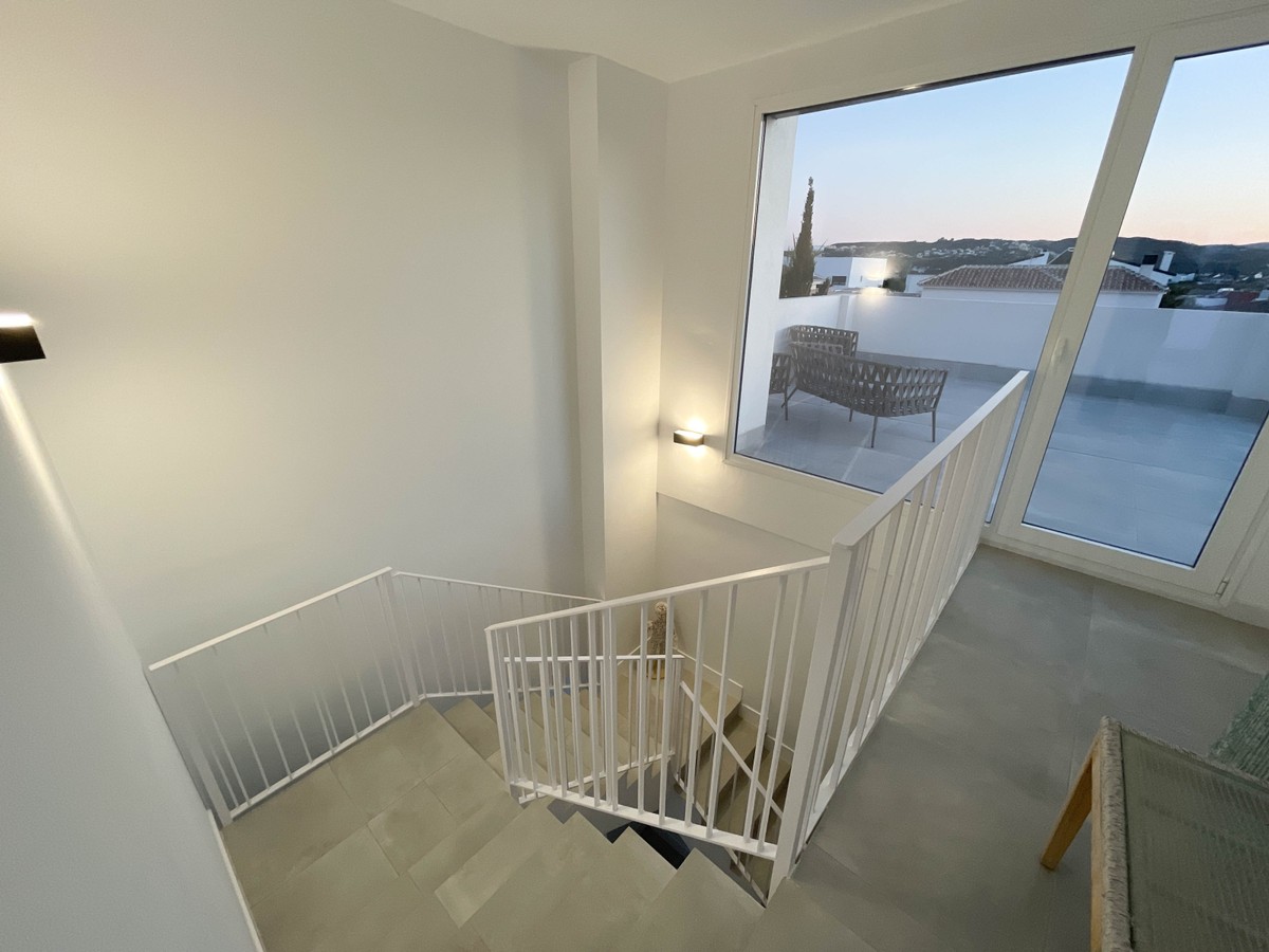 4 bedroom Villa in Sierrezuela Stairs