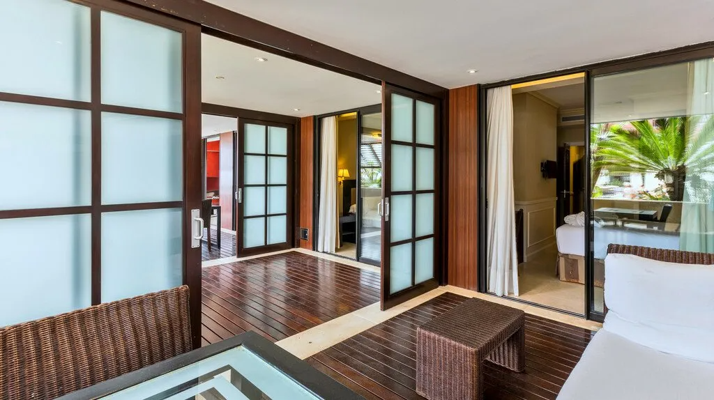 Beachfront Villa in Puerto Banús