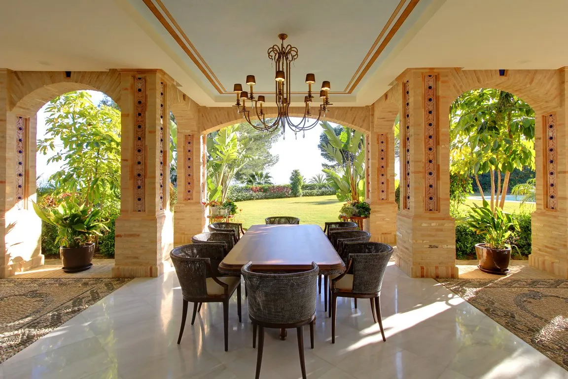 Exclusive Palatial Mansion In Marbella