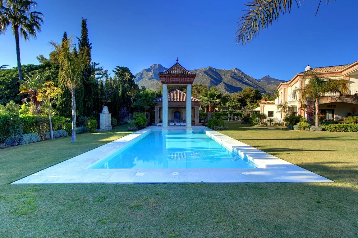 Exclusive Palatial Mansion In Marbella