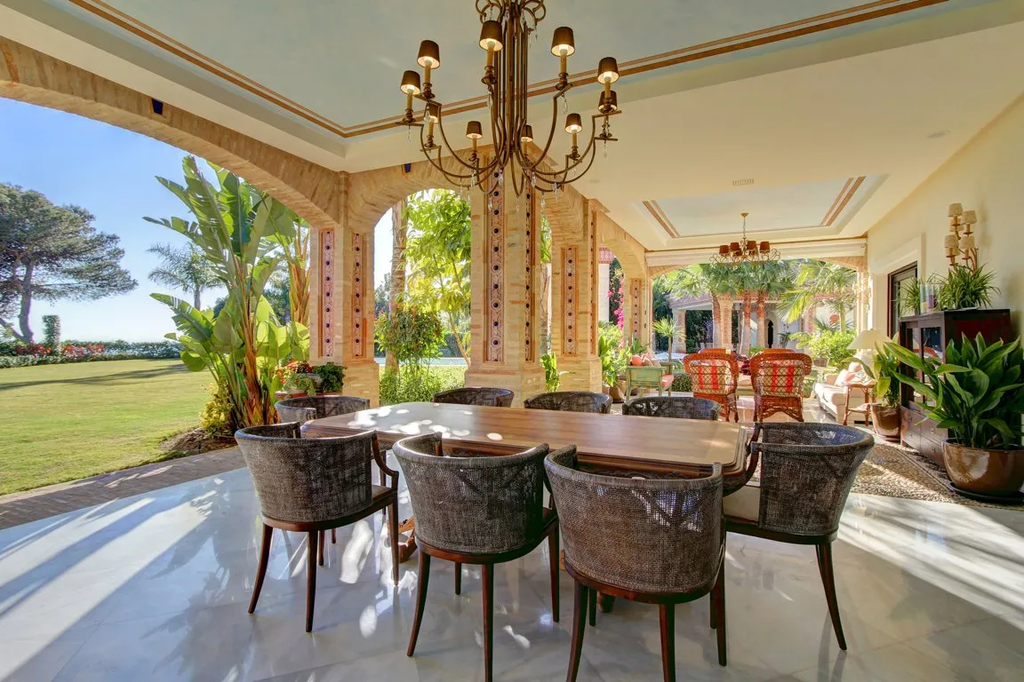 Exclusive Palatial Mansion In Marbella