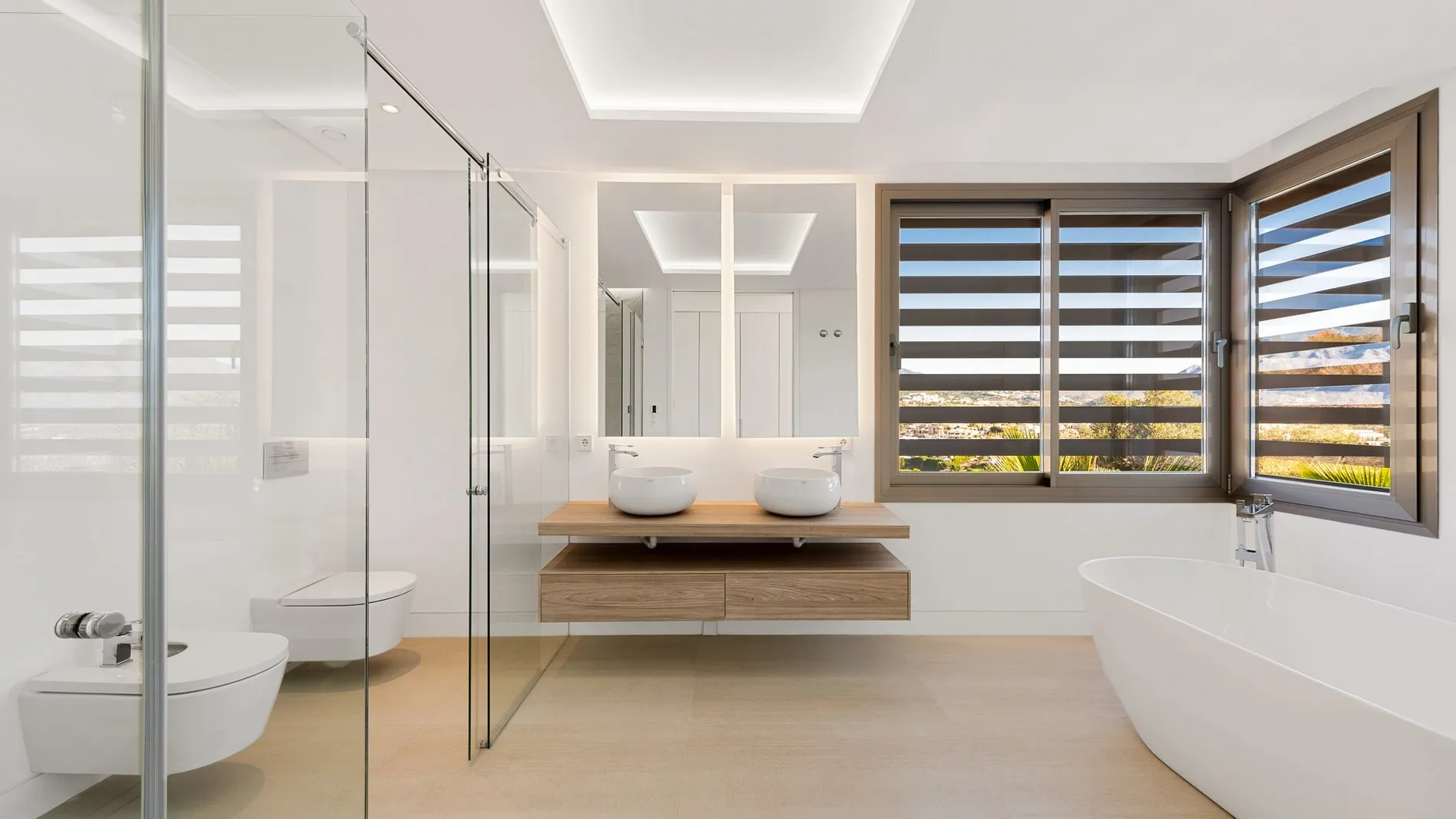 Contemporary Frontline Golf Villa In Marbella