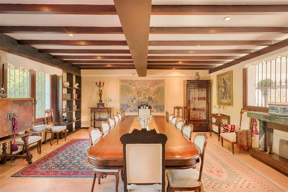 Exceptional Beachside Guadalmina Baja Villa Dining Room