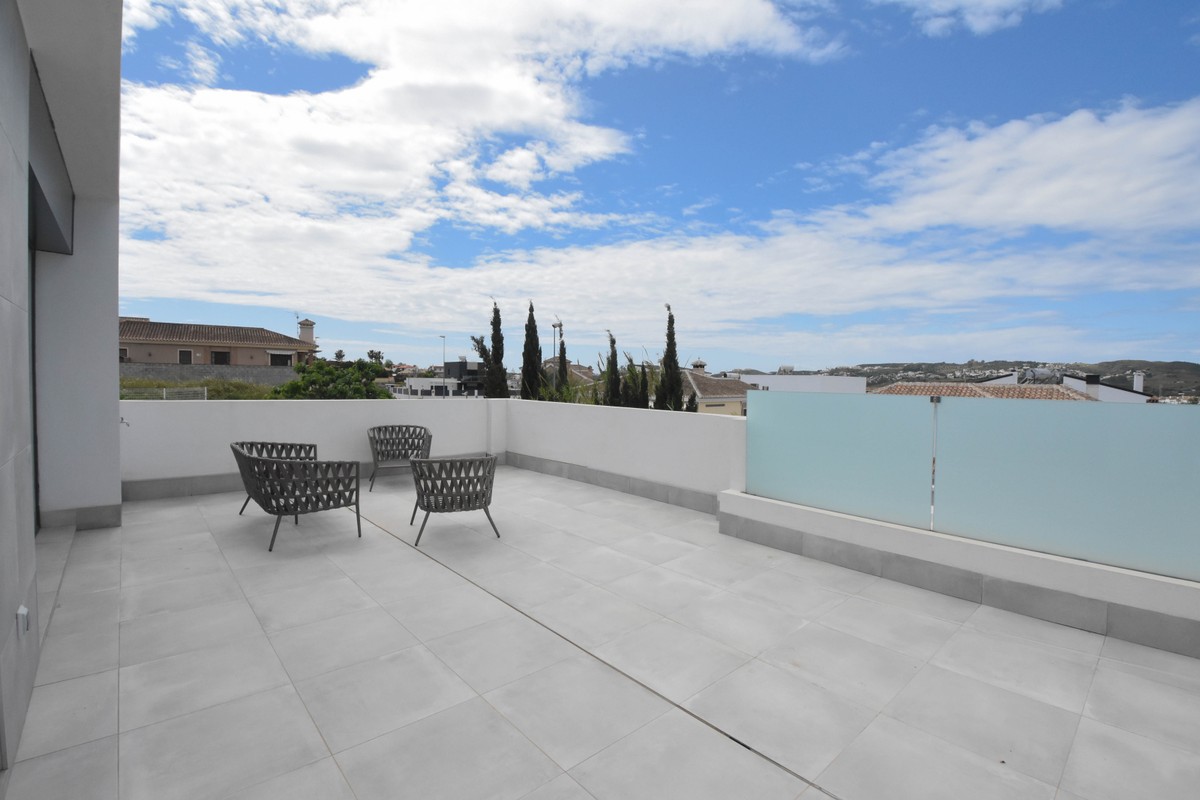 4 bedroom Villa in Sierrezuela Balcony
