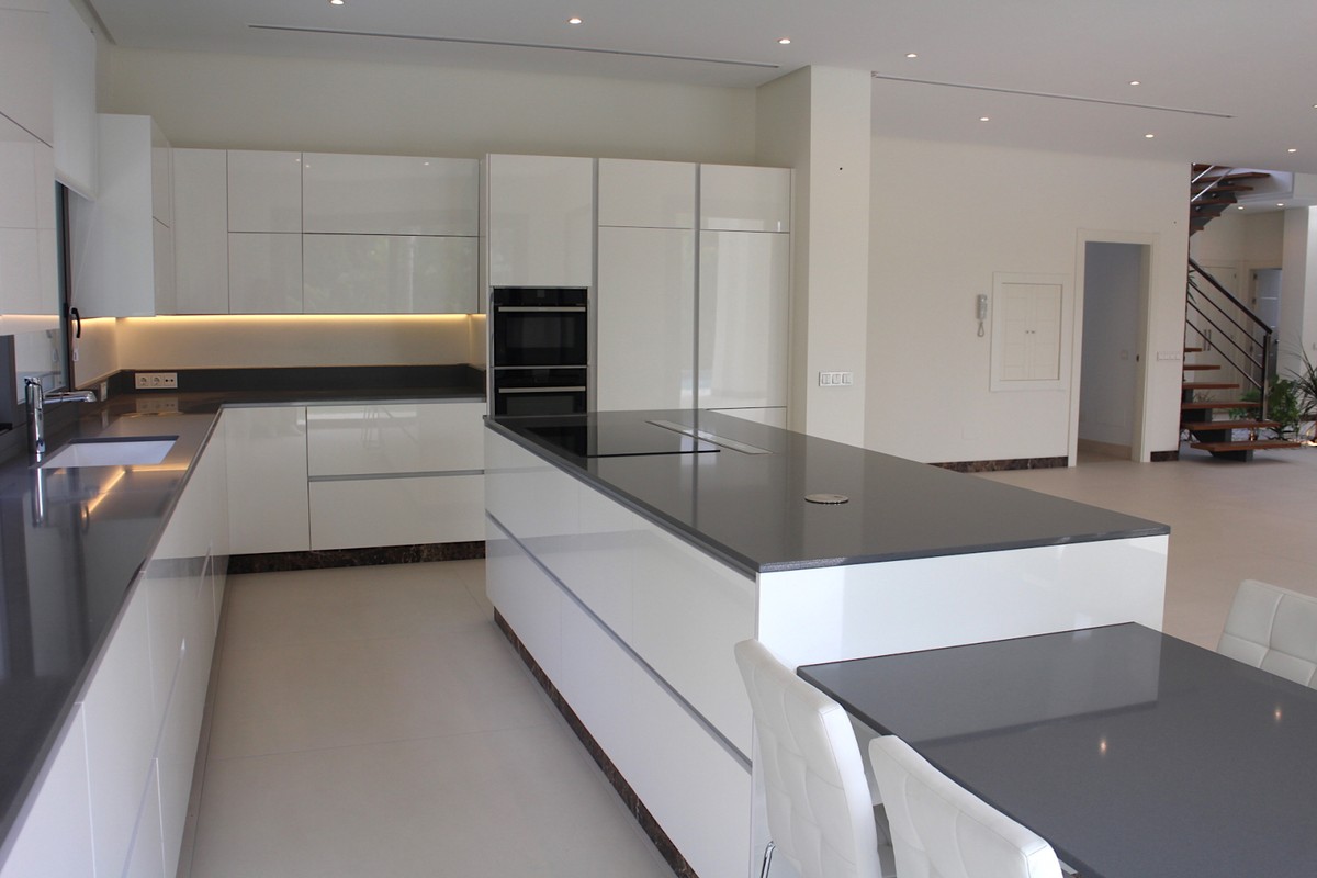 Amazing Villa in Guadalmina Baja Kitchen