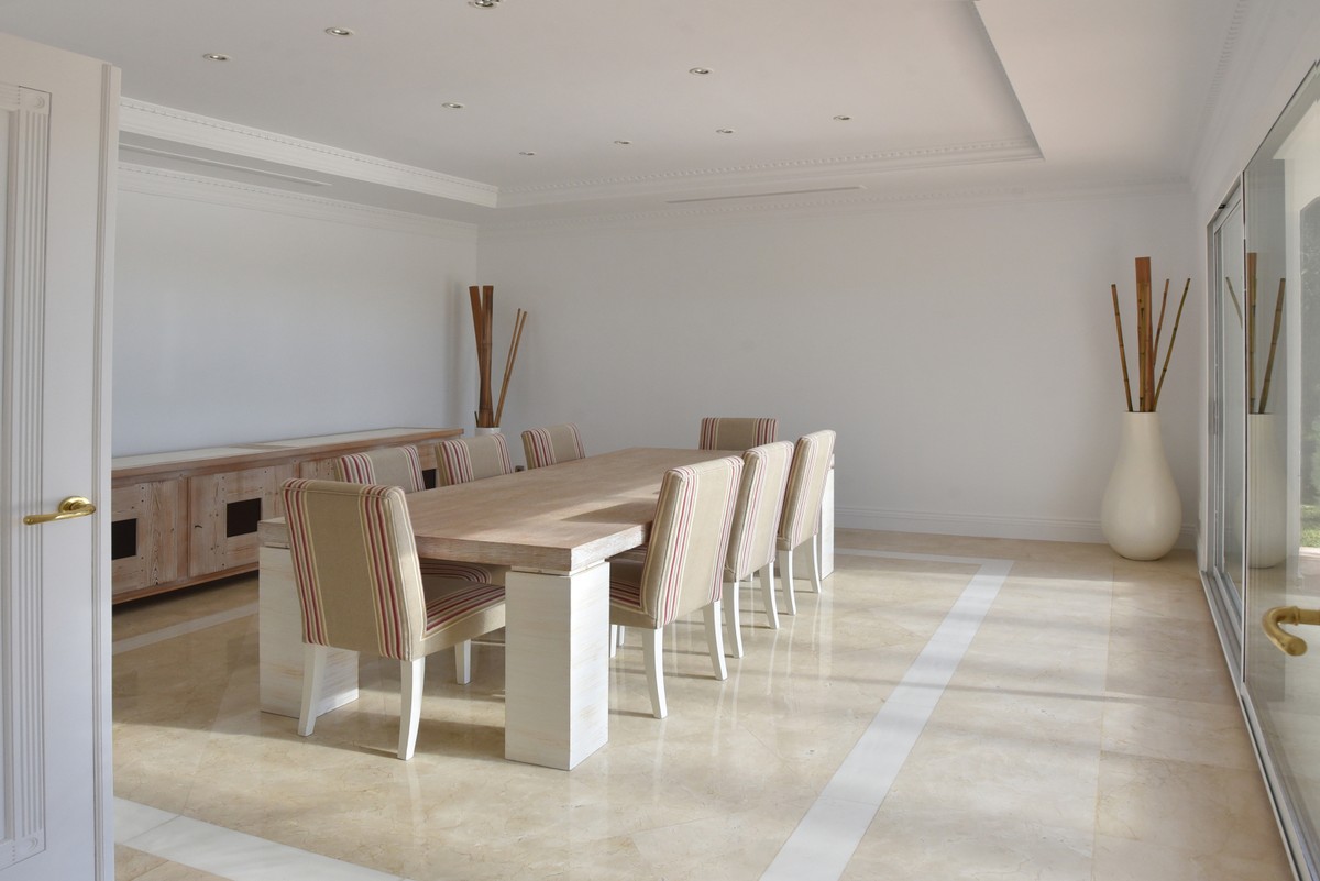 7 bedroom Villa in Benahavís Dining Room