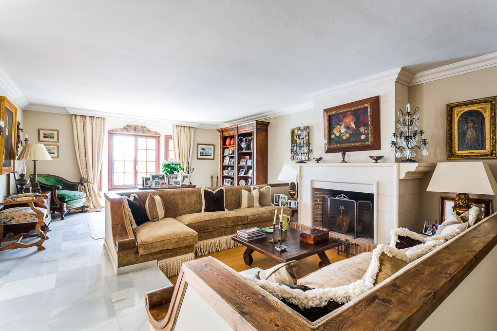 Elegant Colonial Style Villa