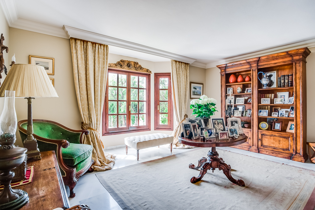 Elegant Colonial Style Villa