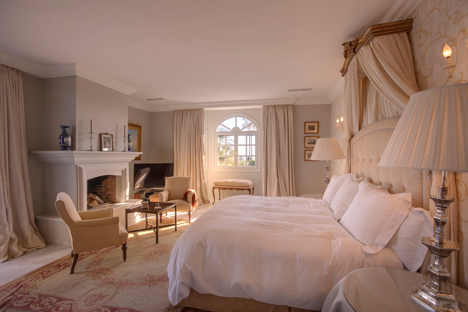 Elegant Colonial Style Villa