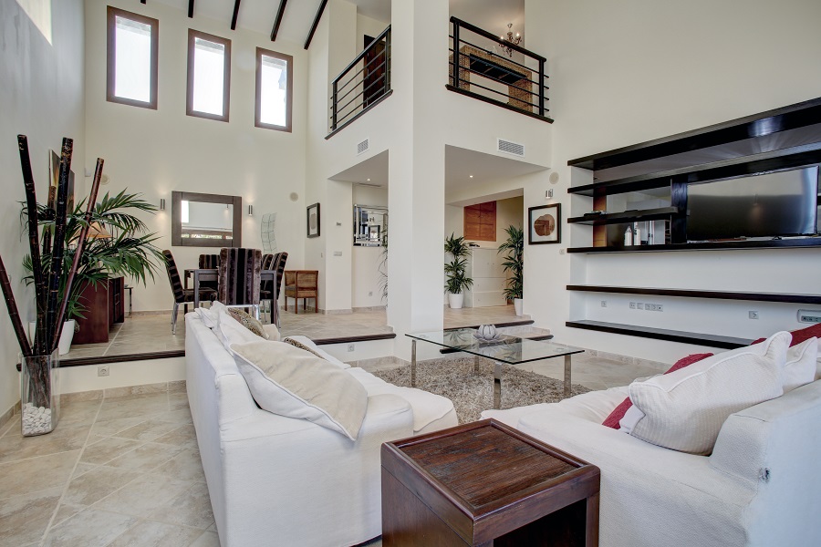 Elegant Frontline Golf Villa with Views