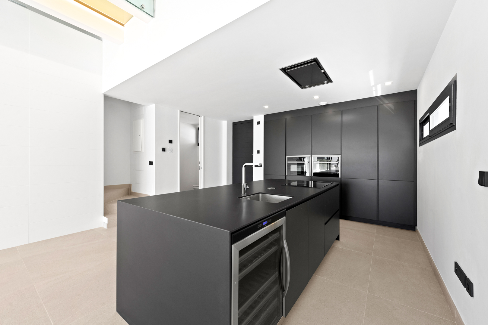 Exclusive Property in Frontline Beach Complex