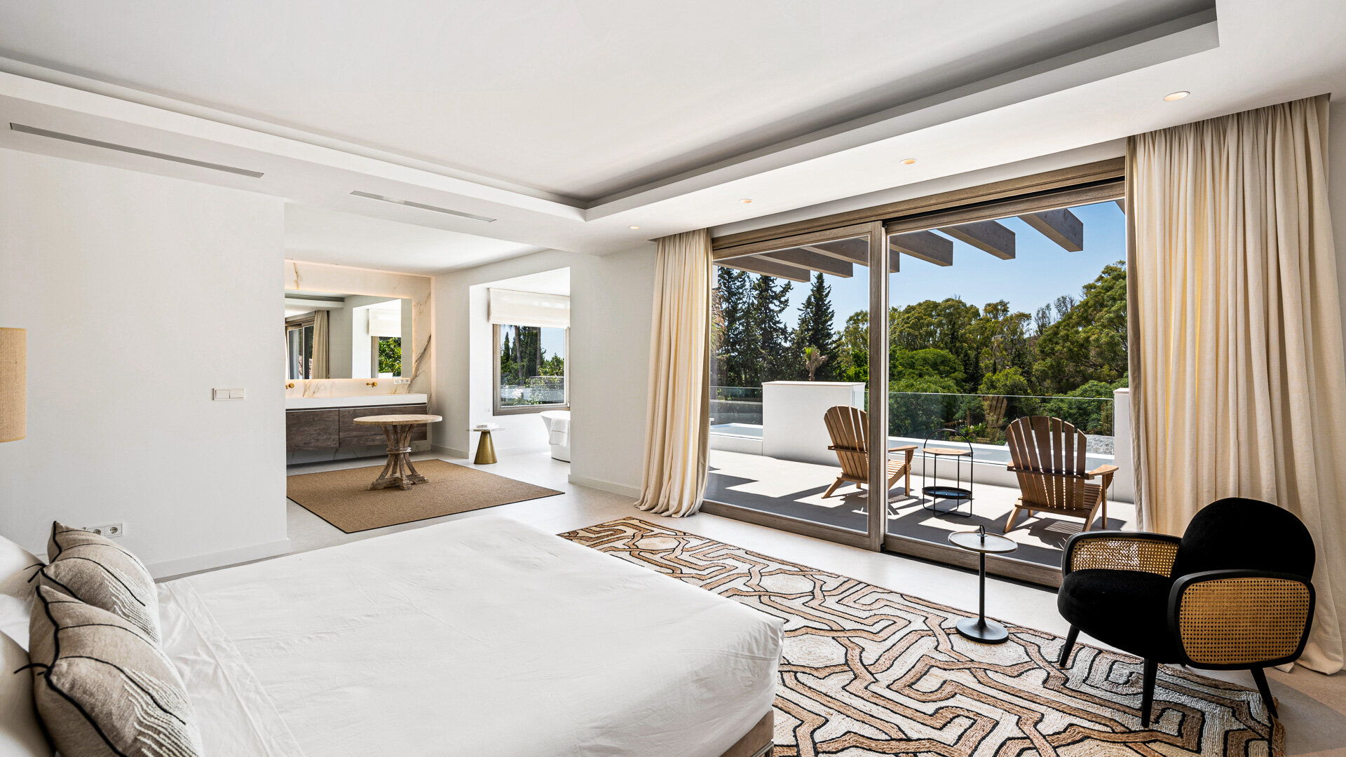 Modern Luxury Villa in El Paraiso